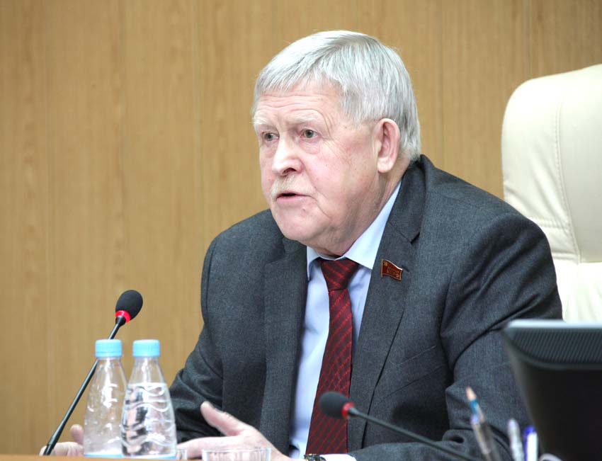 Виктор на сессии.jpg