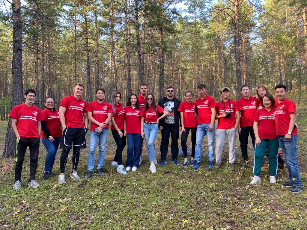 Комсомол первая полоса.jpg